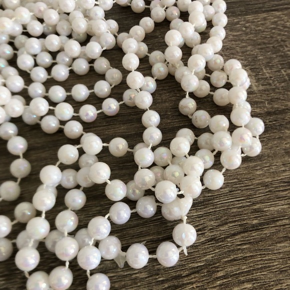 Vtg White Pearlescent Beaded Holiday Garland - Picture 5 of 7